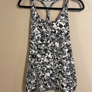 Nike dri-fit slim fit racer back workout tank top size small black and white.